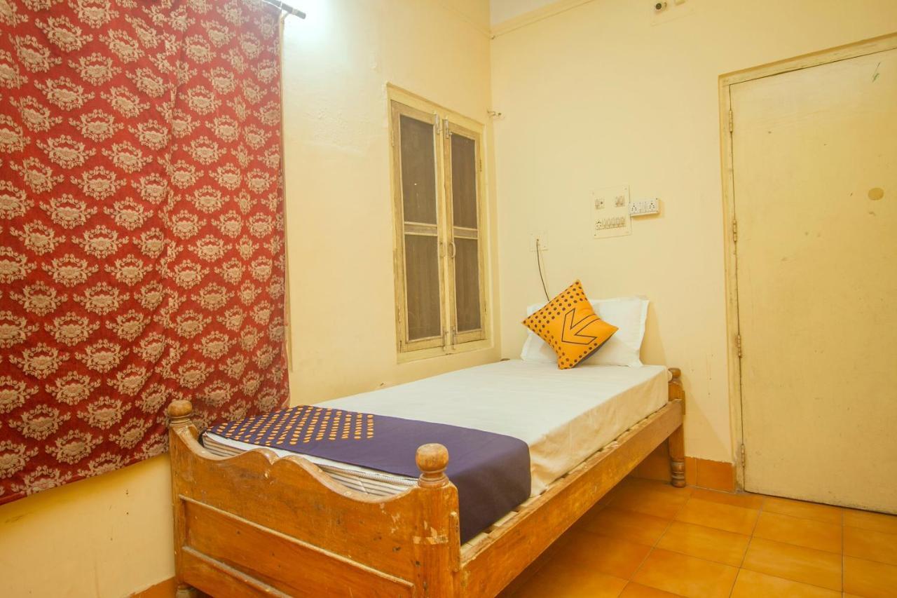 สปอต ออน 48821 โฮเต็ล จิตรา Hotel Alipur Duar ภายนอก รูปภาพ