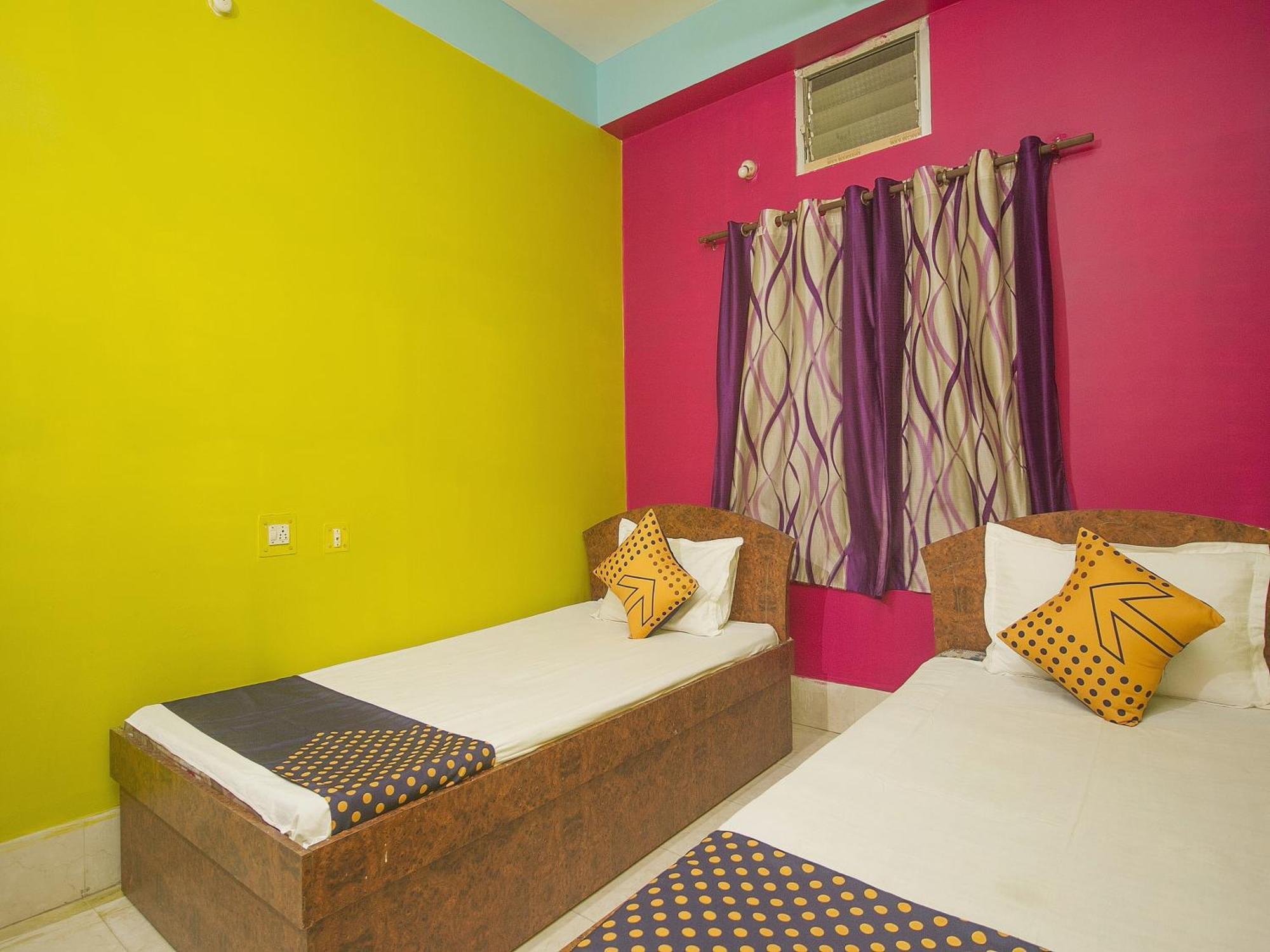 สปอต ออน 48821 โฮเต็ล จิตรา Hotel Alipur Duar ภายนอก รูปภาพ