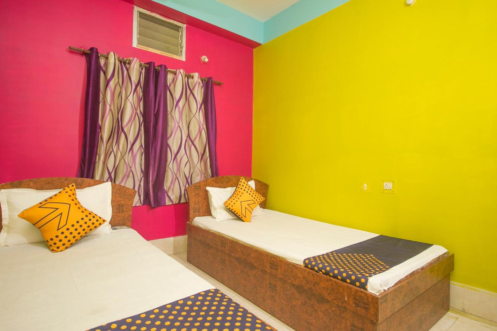 สปอต ออน 48821 โฮเต็ล จิตรา Hotel Alipur Duar ภายนอก รูปภาพ