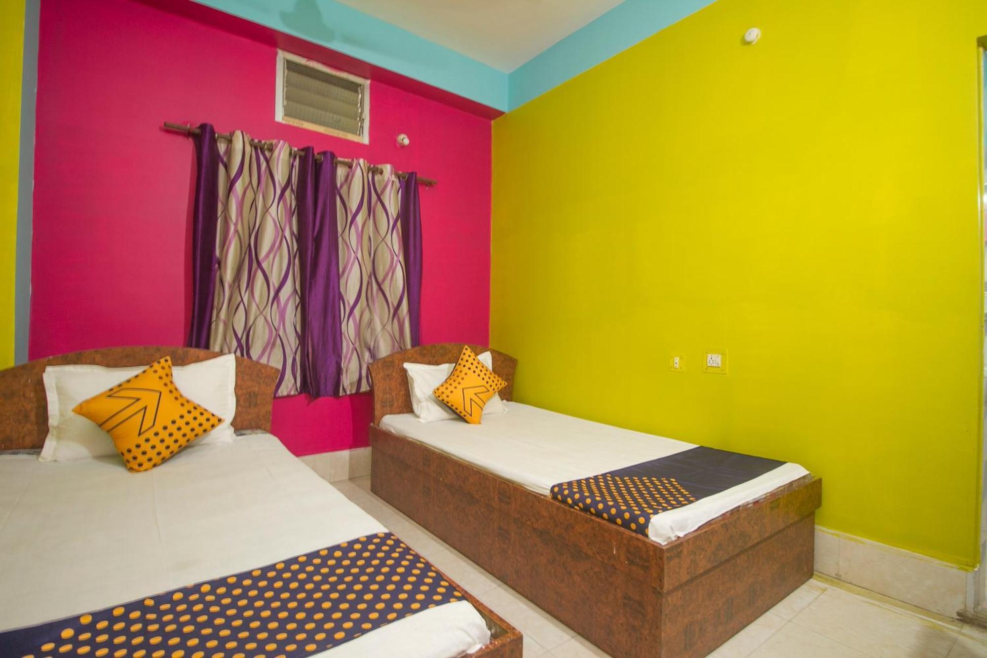 สปอต ออน 48821 โฮเต็ล จิตรา Hotel Alipur Duar ภายนอก รูปภาพ